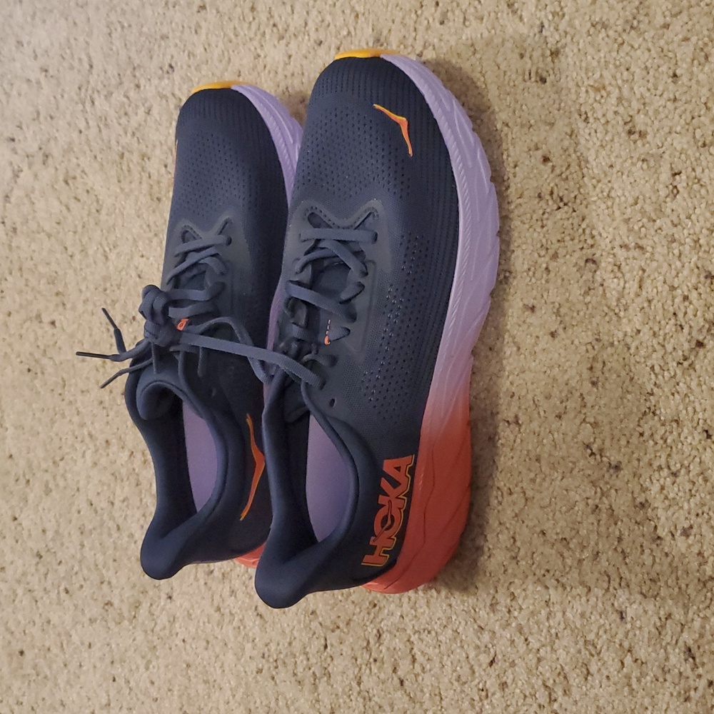 NEW Womens HOKA Arahi7